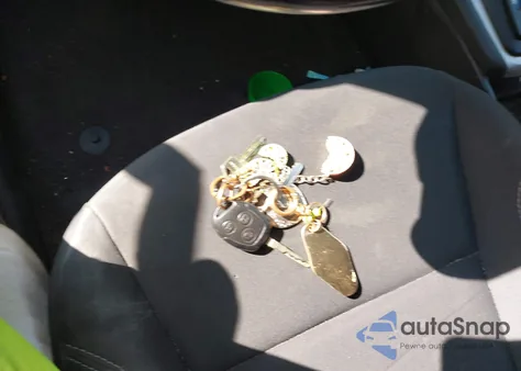 2014 Ford Fiesta Se z USA, uszkodzony, nr VIN 3FADP4BJ5EM233537